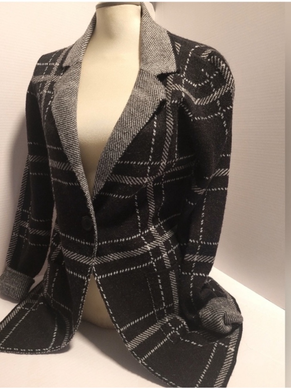 Suzy Shier Plaid Knit Cardigan Blazer Coatigan Black White Plaid Size Medium